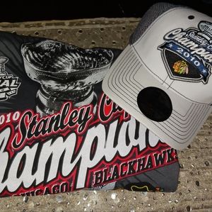 Chicago Blackhawks 2010 Stanley Cup Champions Grey Shirt XL & Matching Hat NEW